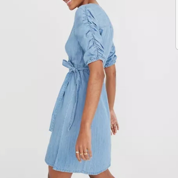 *B2G1* Madewell Denim Shirred-Sleeve Wrap Dress - Picture 2 of 6